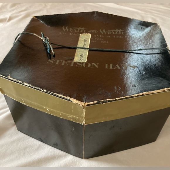 Gray velour vintage Stetson Sovereign Fedora Hat, like-new condition. - Picture 7 of 16